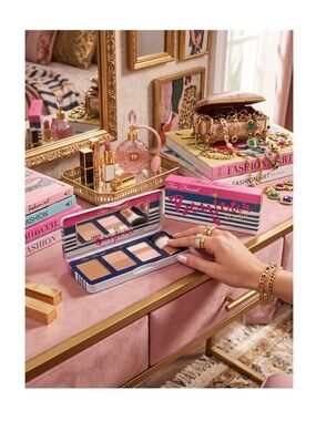 Deadstock: new Too Faced ㋛ Bonjour Soleil Bronzer Wardrobe Palette ㋛ Snow Bunny